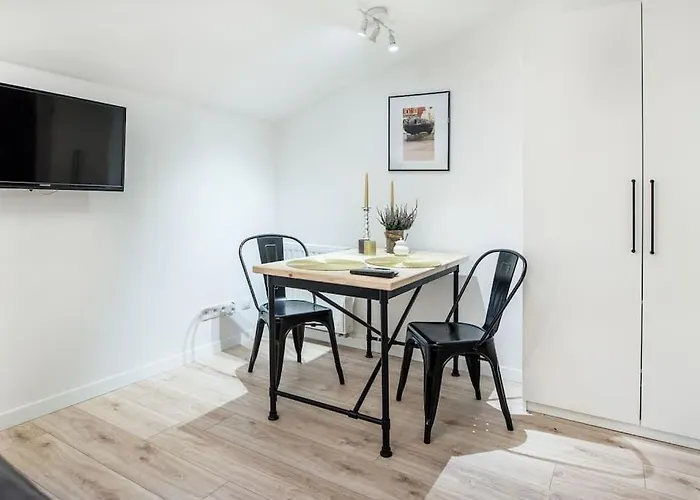 Old Town Apartments - T36B