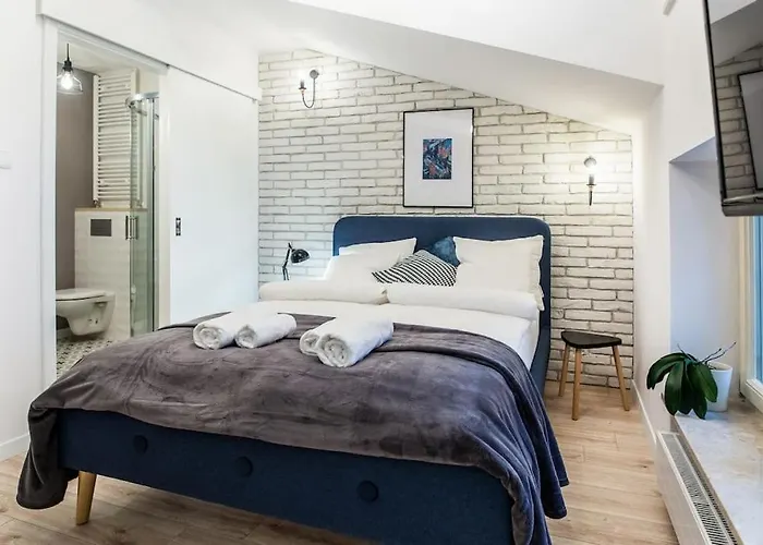 Old Town Apartments - T36B